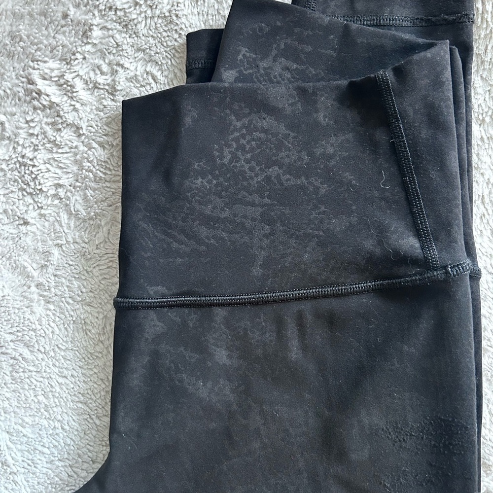 lululemon athletica Black Leggings With Subtle Pattern - HIGH RISE